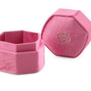 Kendra Scott Davis Velvet Box